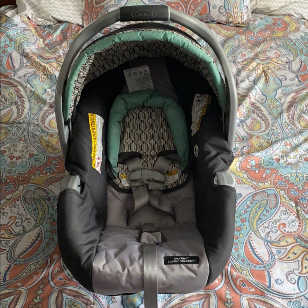 Graco Snugride Classic Connect Carseat (no base)